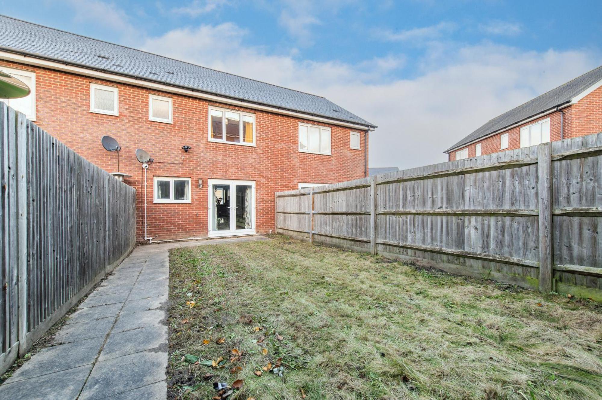 The Rise - A Beautiful 2 Bedroom House, Only 17mins To London!!! *