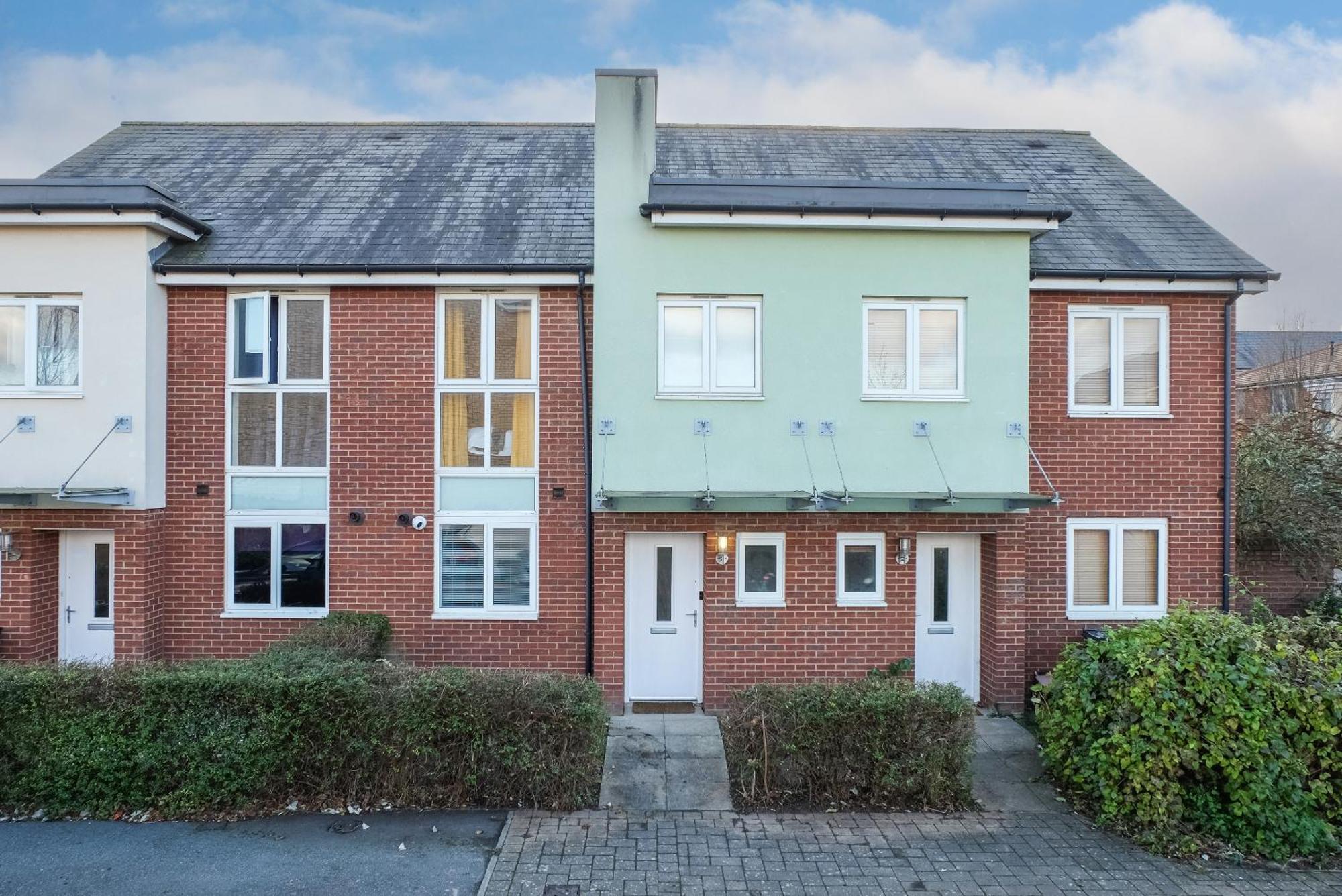 The Rise - A Beautiful 2 Bedroom House, Only 17mins To London!!! Northfleet