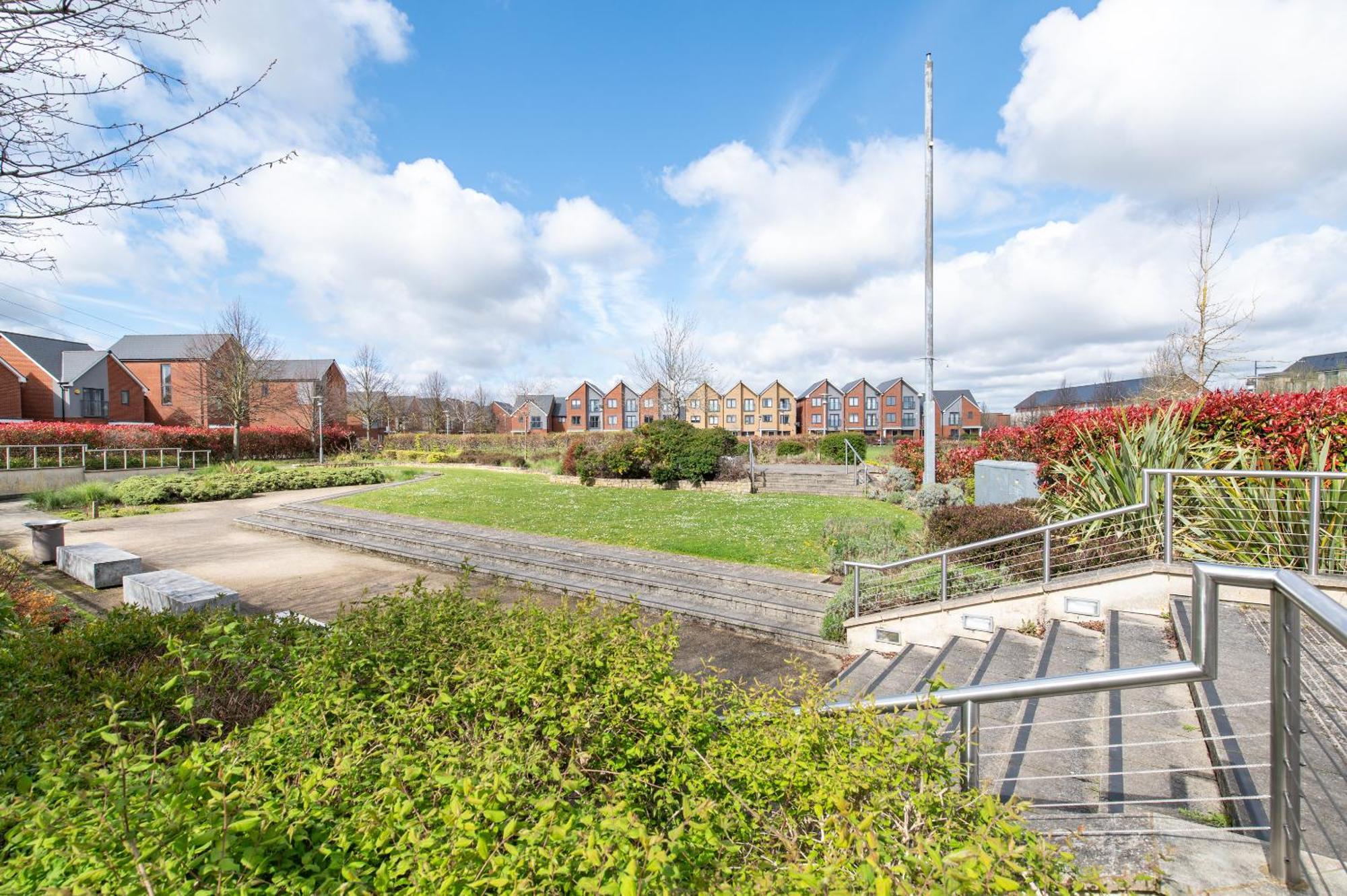 The Rise - A Beautiful 2 Bedroom House, Only 17mins To London!!! Holiday home *