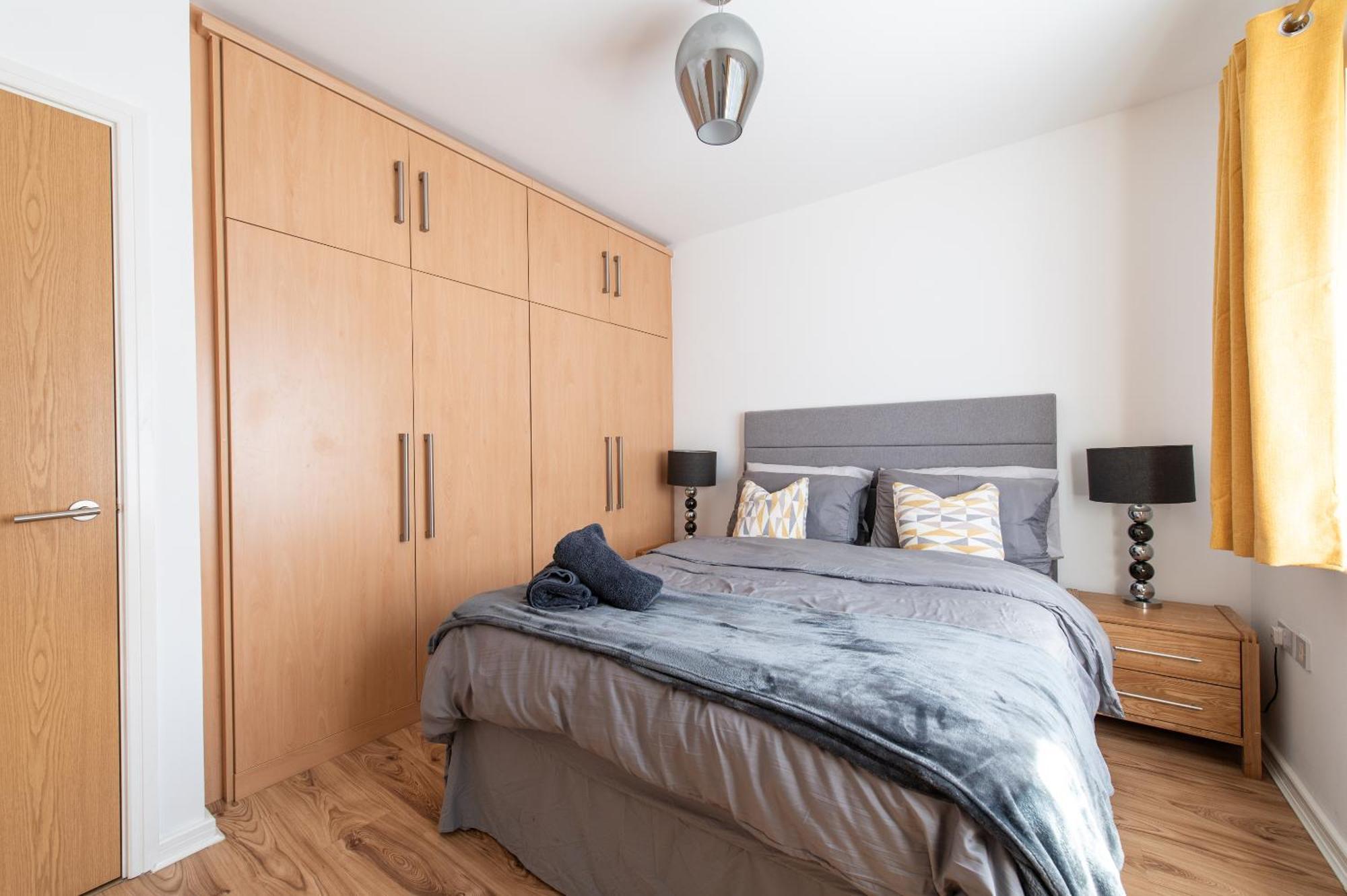 The Rise - A Beautiful 2 Bedroom House, Only 17mins To London!!! *