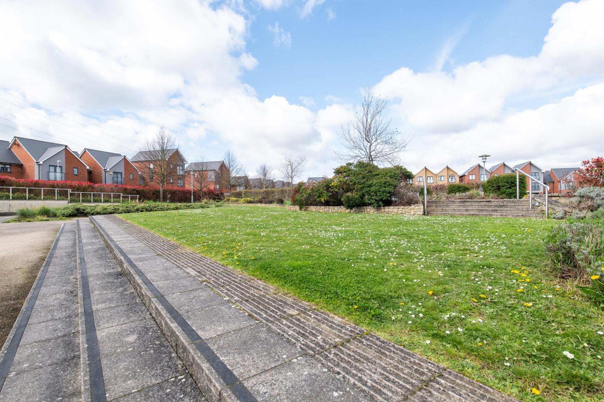 The Rise - A Beautiful 2 Bedroom House, Only 17mins To London!!! Holiday home Northfleet